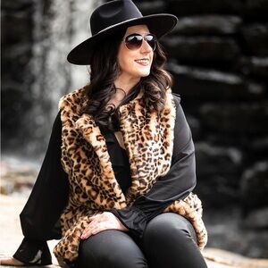 Cheetah soft vest size S/M preowned like new